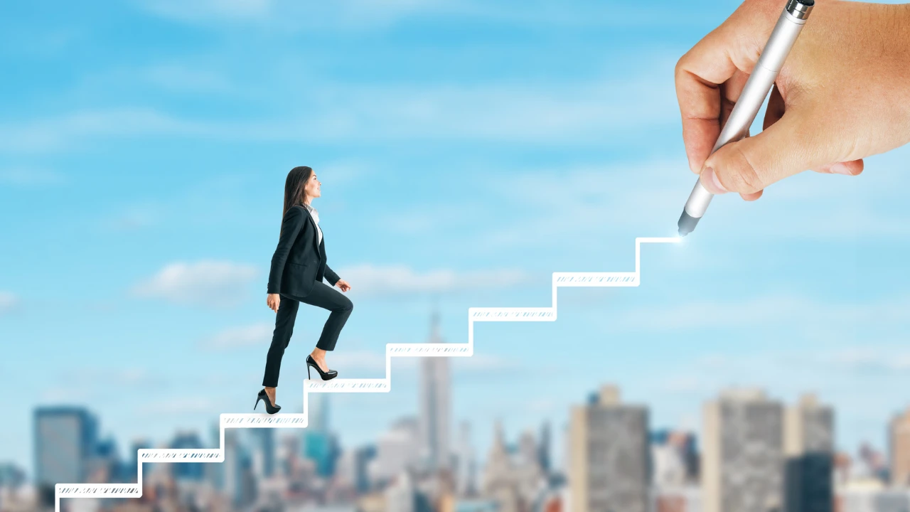 Femme qui monte un escalier en 2D ce qui symbolise les fondations d'un mental d'acier
